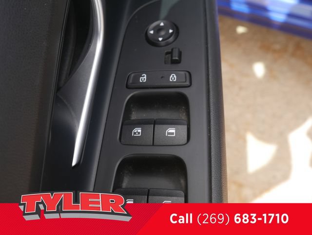 Used 2022 Hyundai Elantra Limited FWD image 19