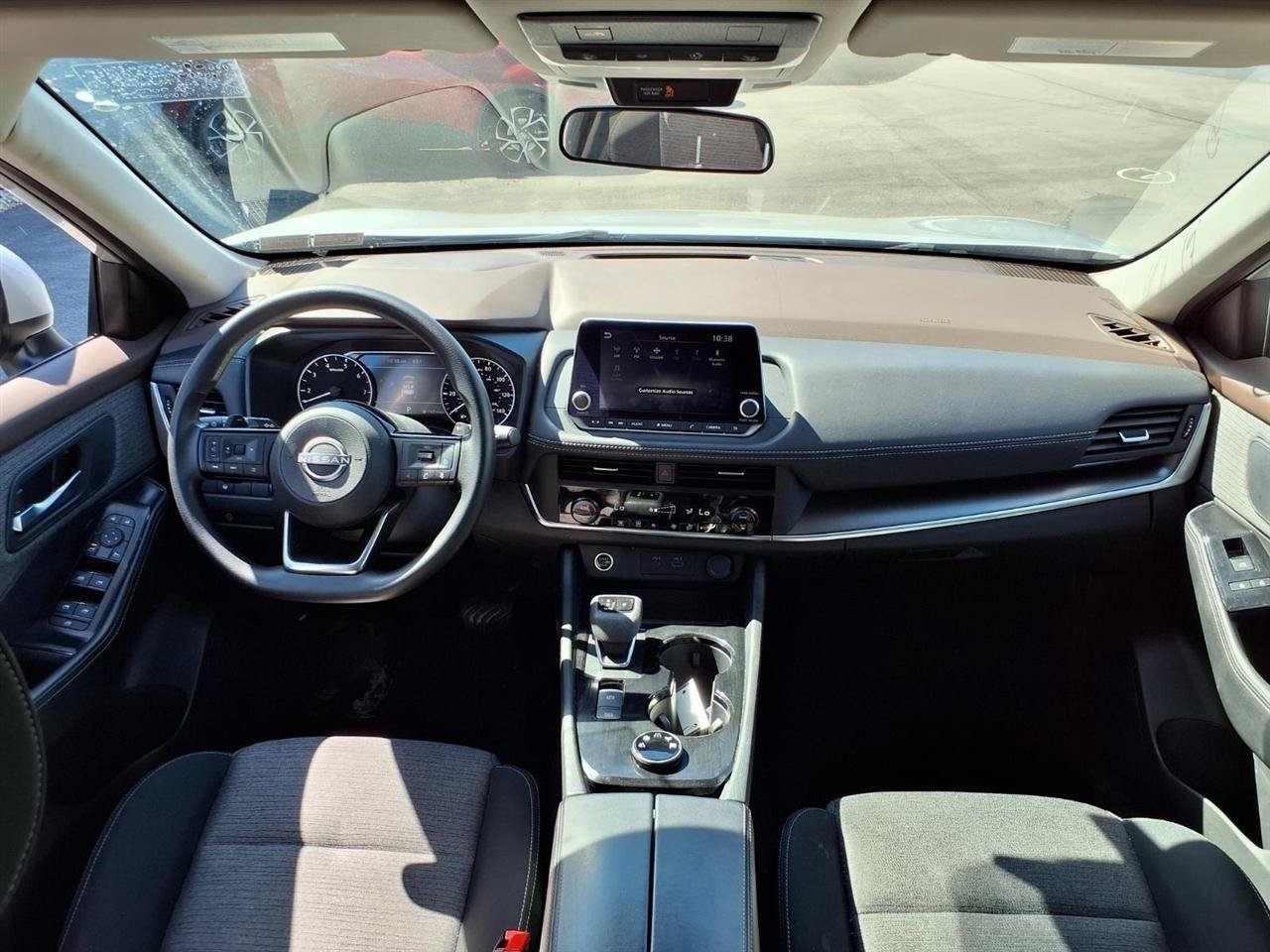 Used 2023 Nissan Rogue SV AWD/4WD image 10