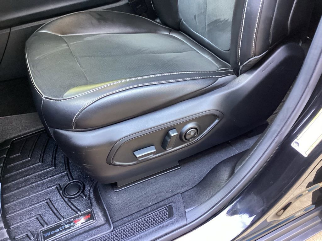 Used 2025 Jeep Grand Cherokee L Altitude image 32