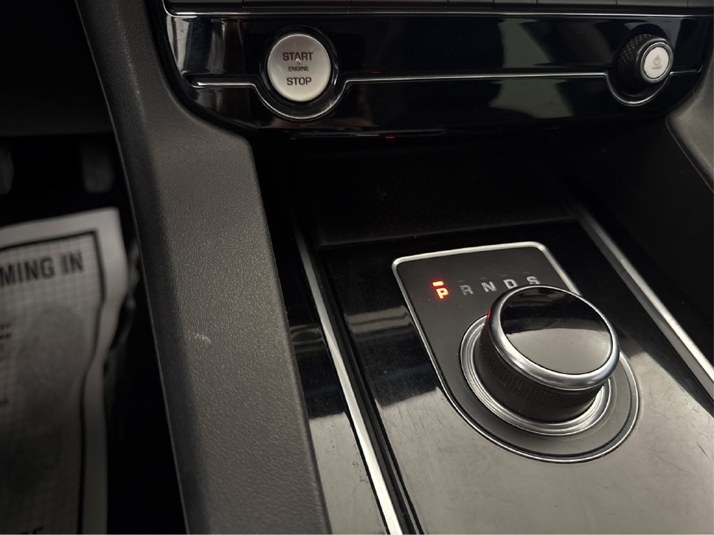 Used 2018 Jaguar F-PACE Premium AWD/4WD image 38