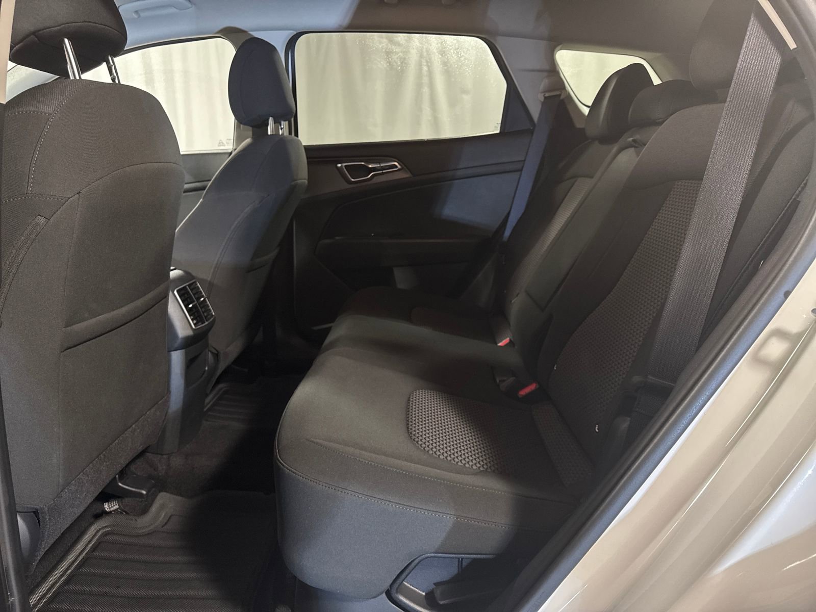 Certified 2025 Kia Sportage LX image 4