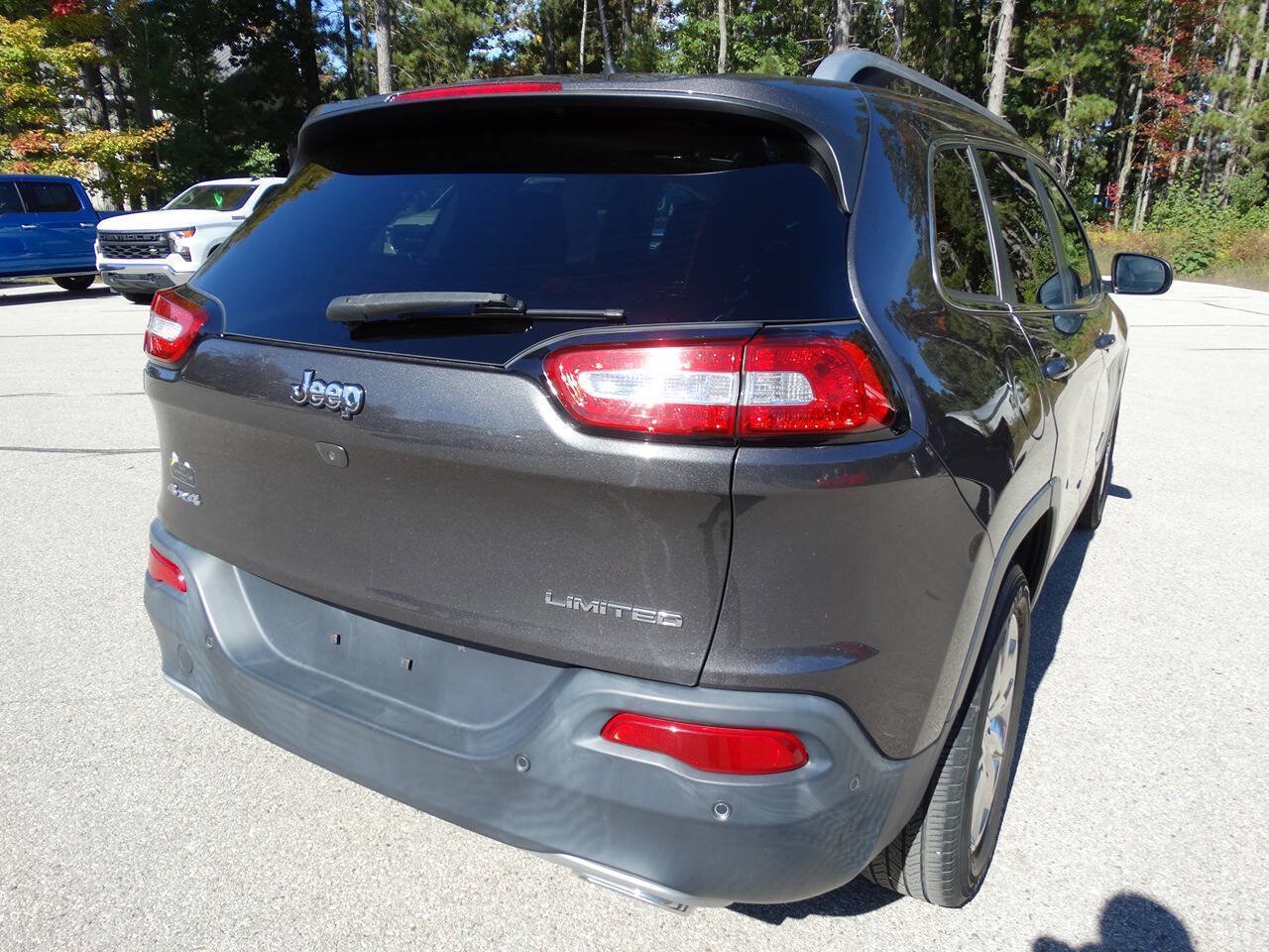 Used 2016 Jeep Cherokee 4WD Limited w/ Luxury Group w/ Luxury Group image 11
