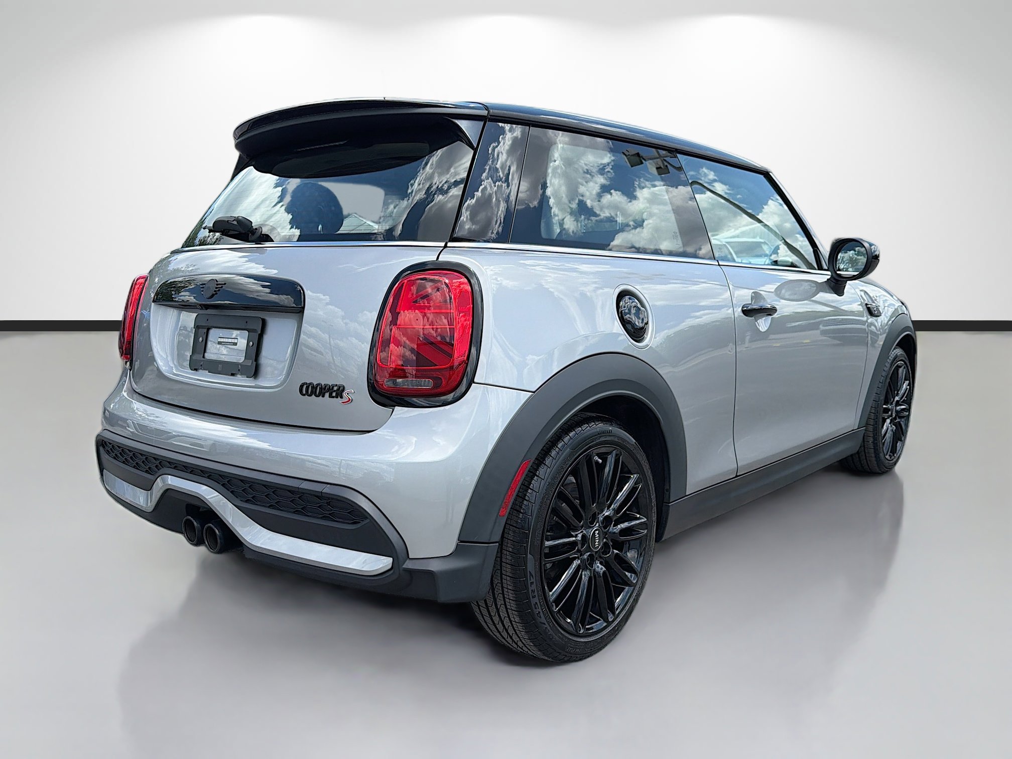 Used 2024 MINI Cooper S FWD image 5