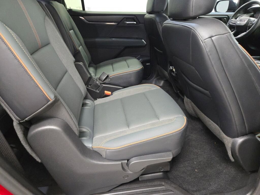 Used 2024 GMC Acadia AT4 image 11