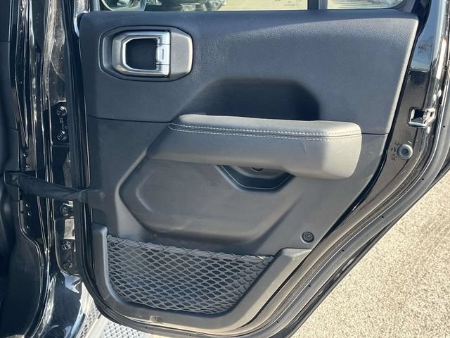 Used 2022 Jeep Wrangler Unlimited Sahara w/ Cold Weather Group AWD/4WD image 22