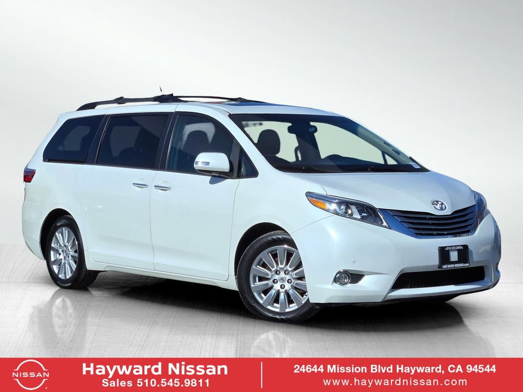 Used 2017 Toyota Sienna Limited image 1