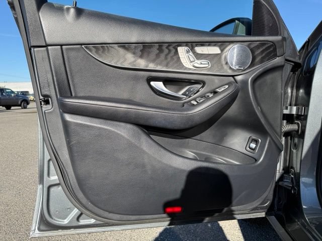 Used 2018 Mercedes-Benz GLC 300 4MATIC image 24
