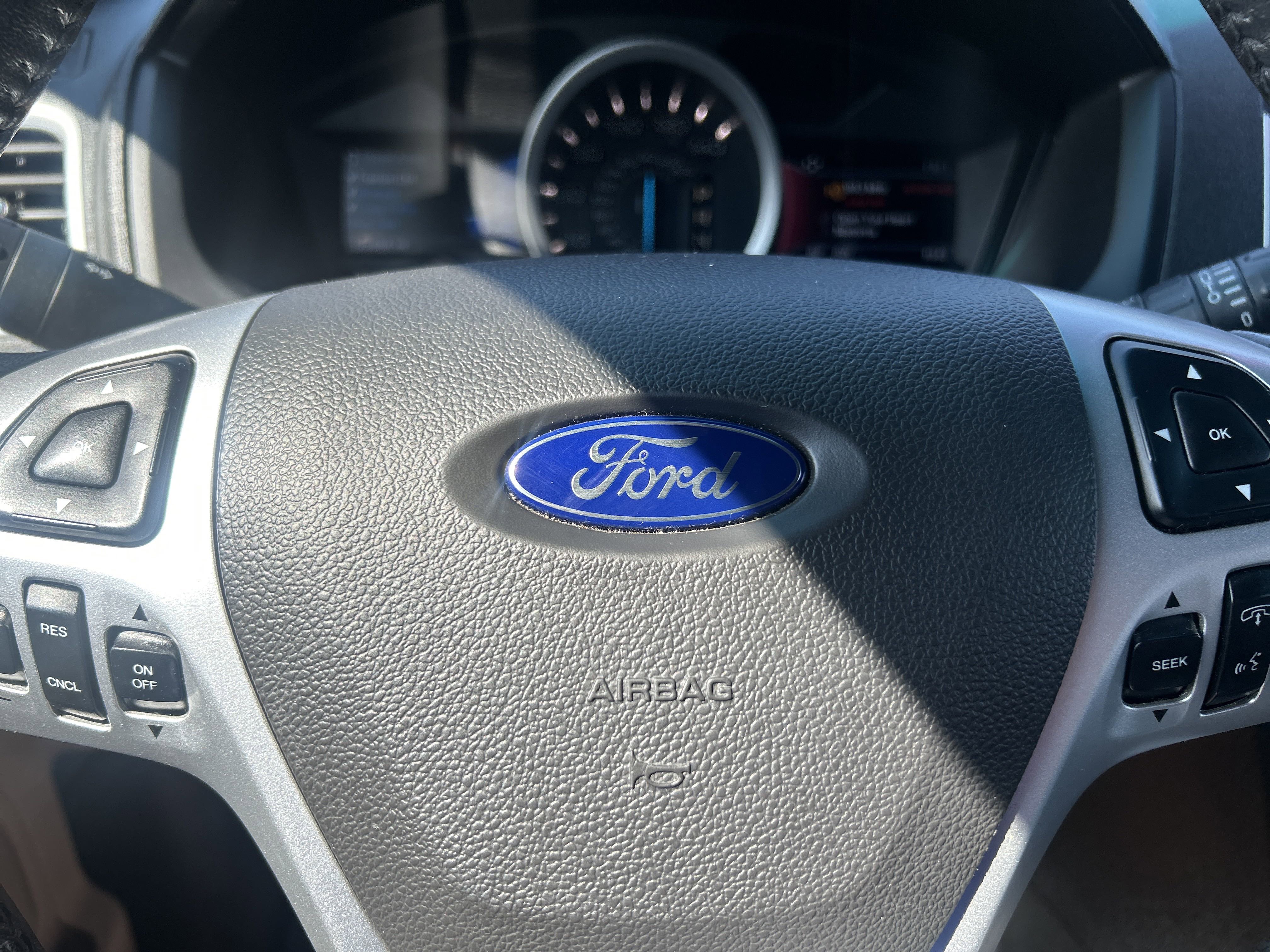 Used 2015 Ford Explorer Limited w/ Equipment Group 303A FWD image 24