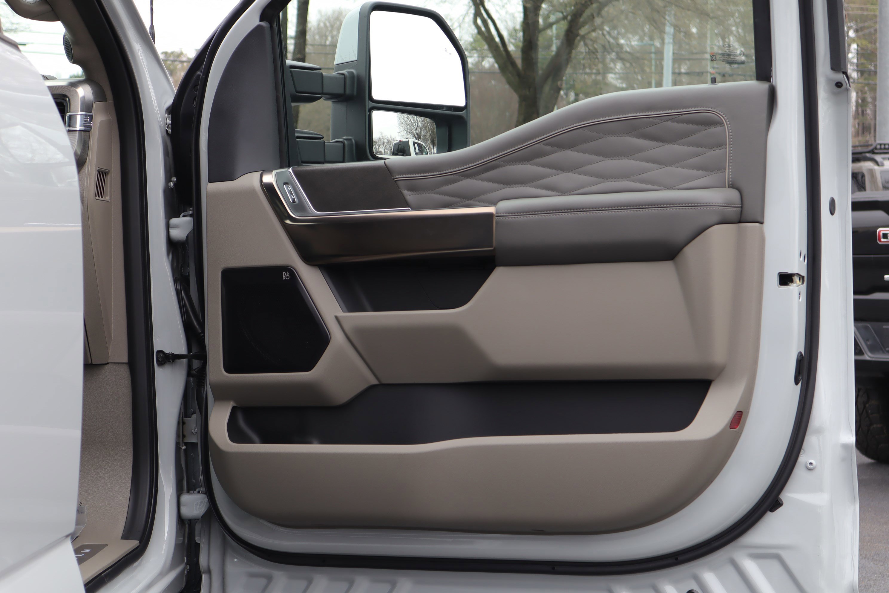 Used 2026 Ford F450 Platinum w/ Platinum Plus Package image 29
