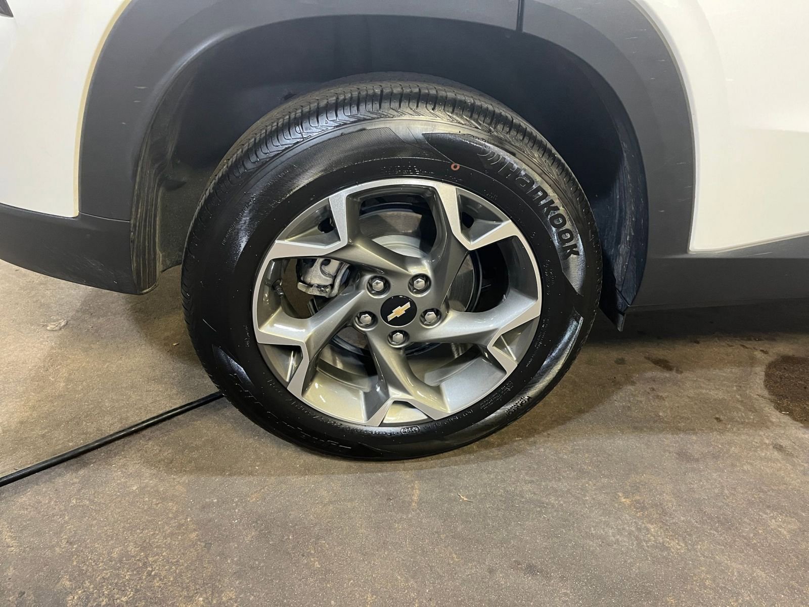 Used 2025 Chevrolet Trax LT w/ LT Convenience Package image 29