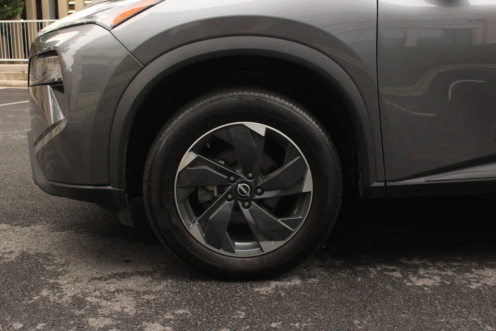 Used 2025 Nissan Rogue SV AWD/4WD image 11