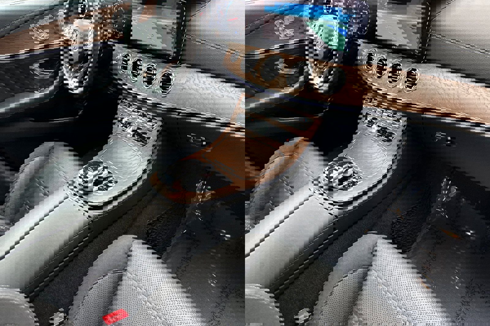 Used 2018 Mercedes-Benz E 43 AMG 4MATIC Sedan image 17