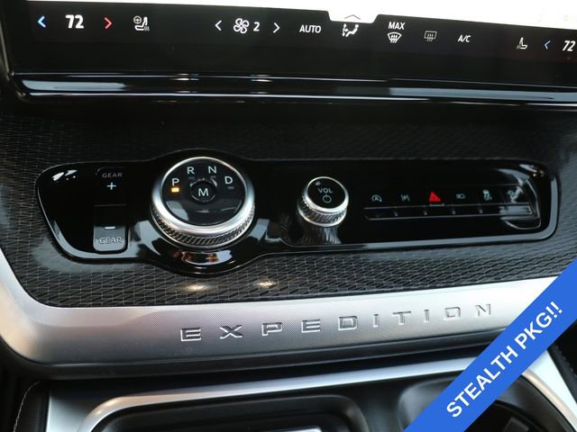 Used 2025 Ford Expedition Platinum w/ Stealth Appearance Package AWD/4WD image 22