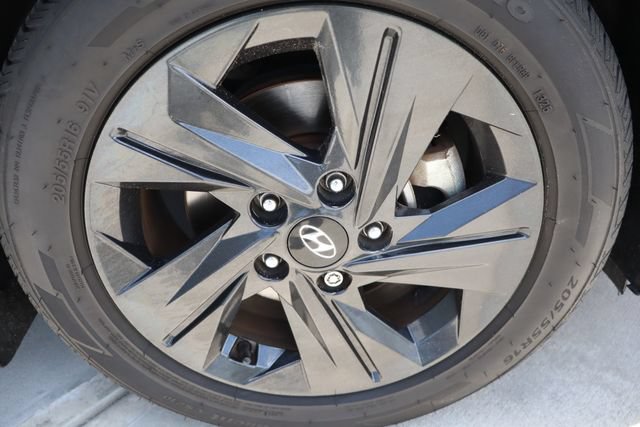 Used 2022 Hyundai Elantra SEL w/ Convenience Package FWD image 47