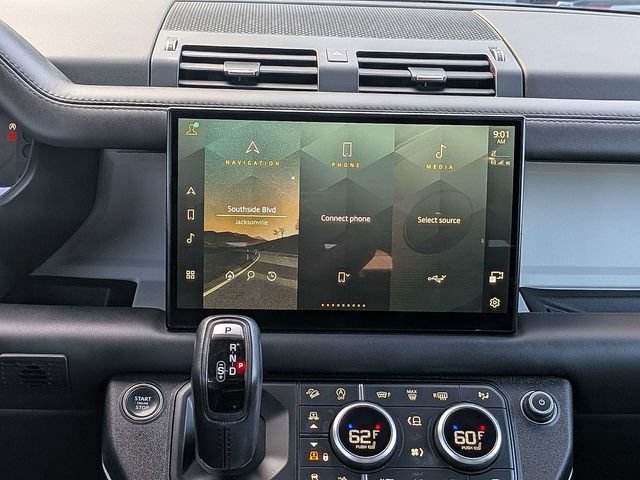 Used 2023 Land Rover Defender 130 SE AWD/4WD image 20