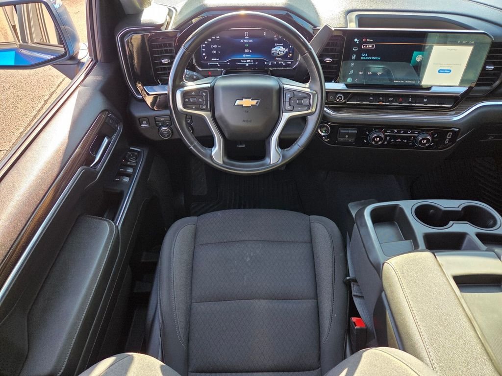 Used 2023 Chevrolet Silverado 1500 LT AWD/4WD image 16