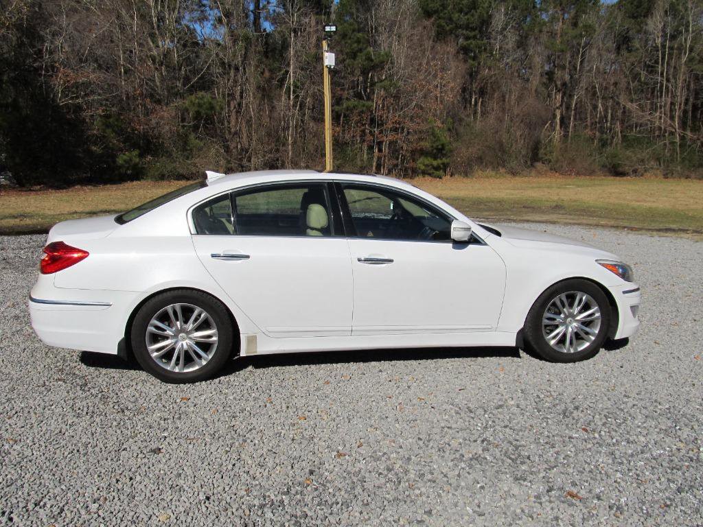 Used 2014 Hyundai Genesis 3.8 w/ Technology Package 03 image 7