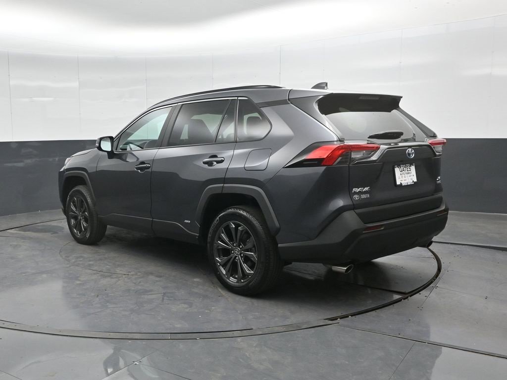 Used 2023 Toyota RAV4 XLE Premium image 8