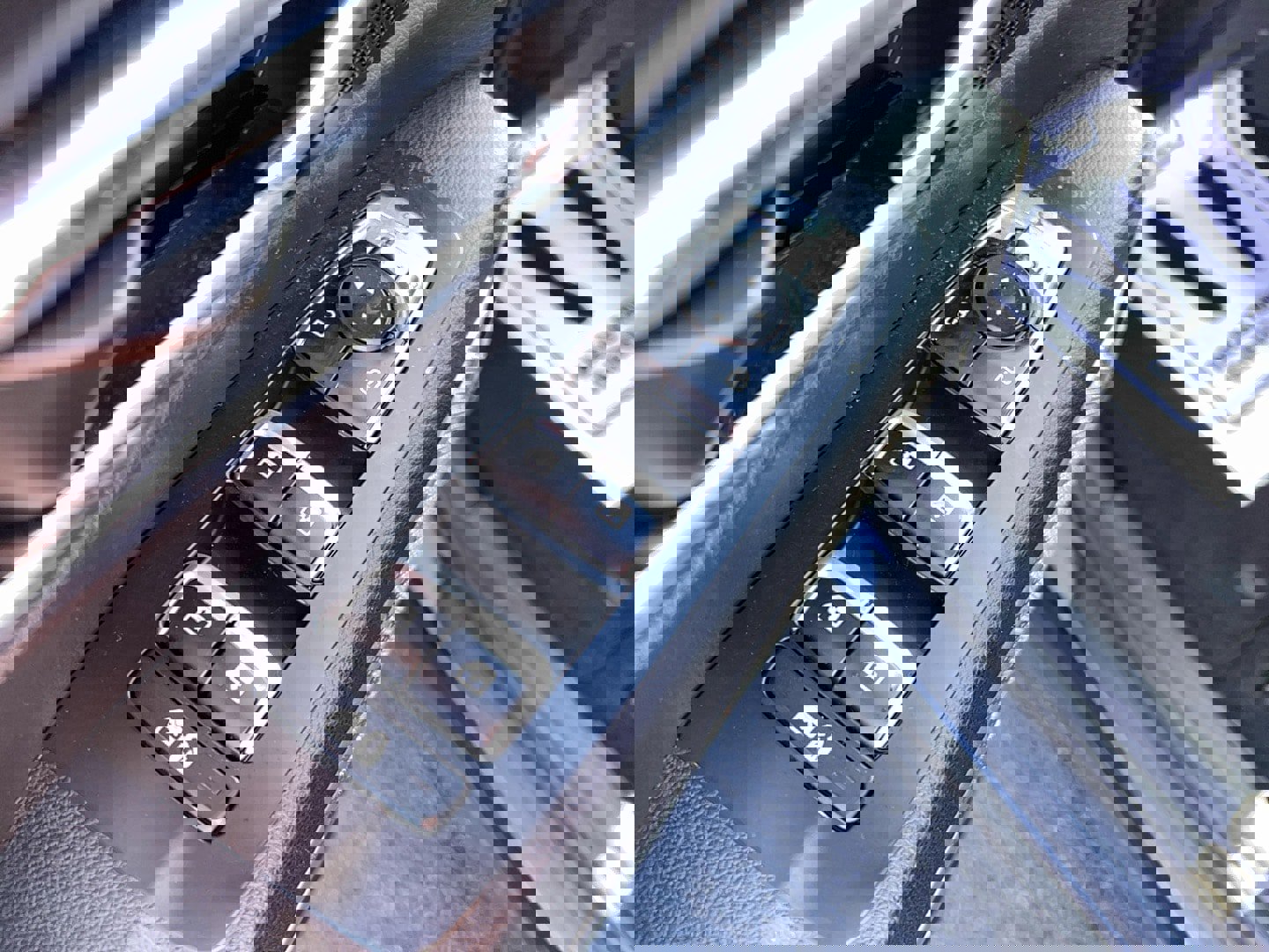 Used 2023 Kia Telluride EX w/ EX Captain's Chair Package image 12