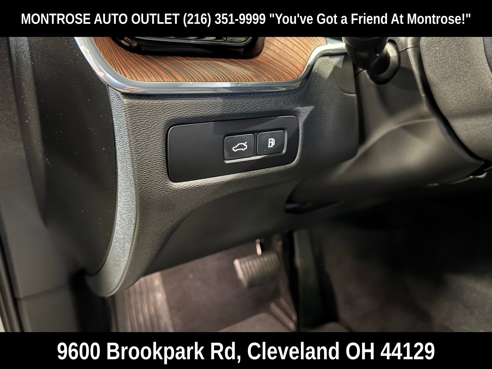 Used 2024 Volvo XC60 T8 Ultimate w/ Protection Package Premier image 16