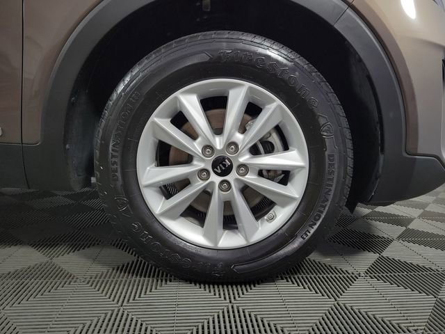 Used 2020 Kia Sorento LX image 11