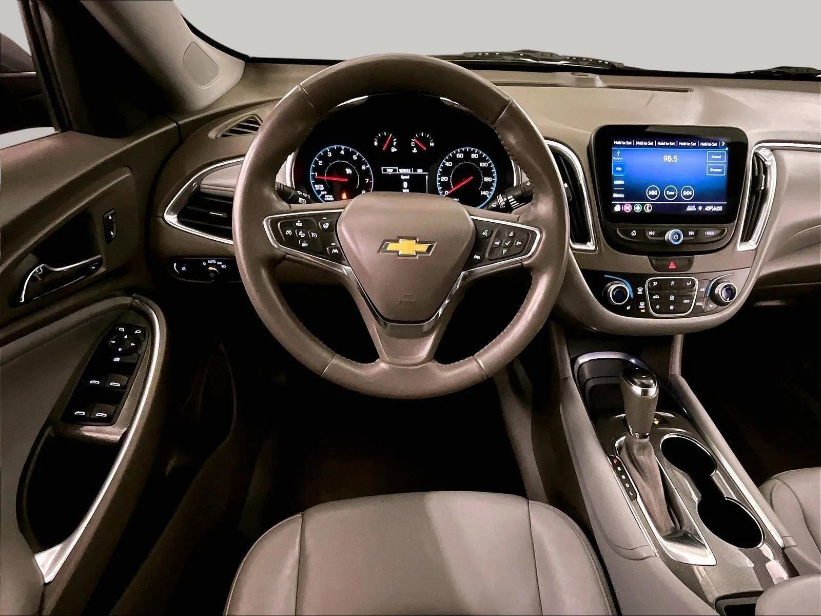 Used 2019 Chevrolet Malibu LT w/ Leather Package image 5