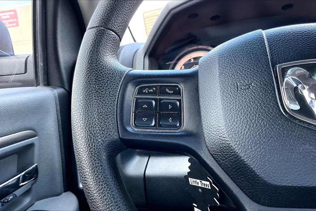 Used 2018 RAM 1500 Classic SLT AWD/4WD image 17