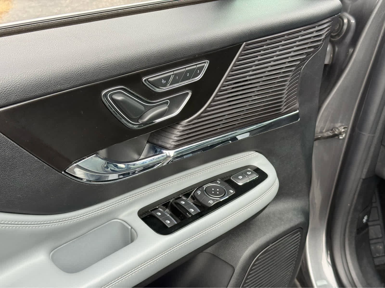 Used 2022 Lincoln Corsair Reserve w/ Sport Package image 15