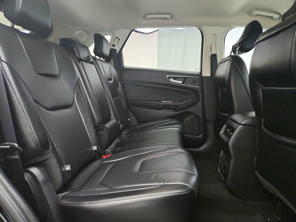 Used 2019 Ford Edge Titanium image 33