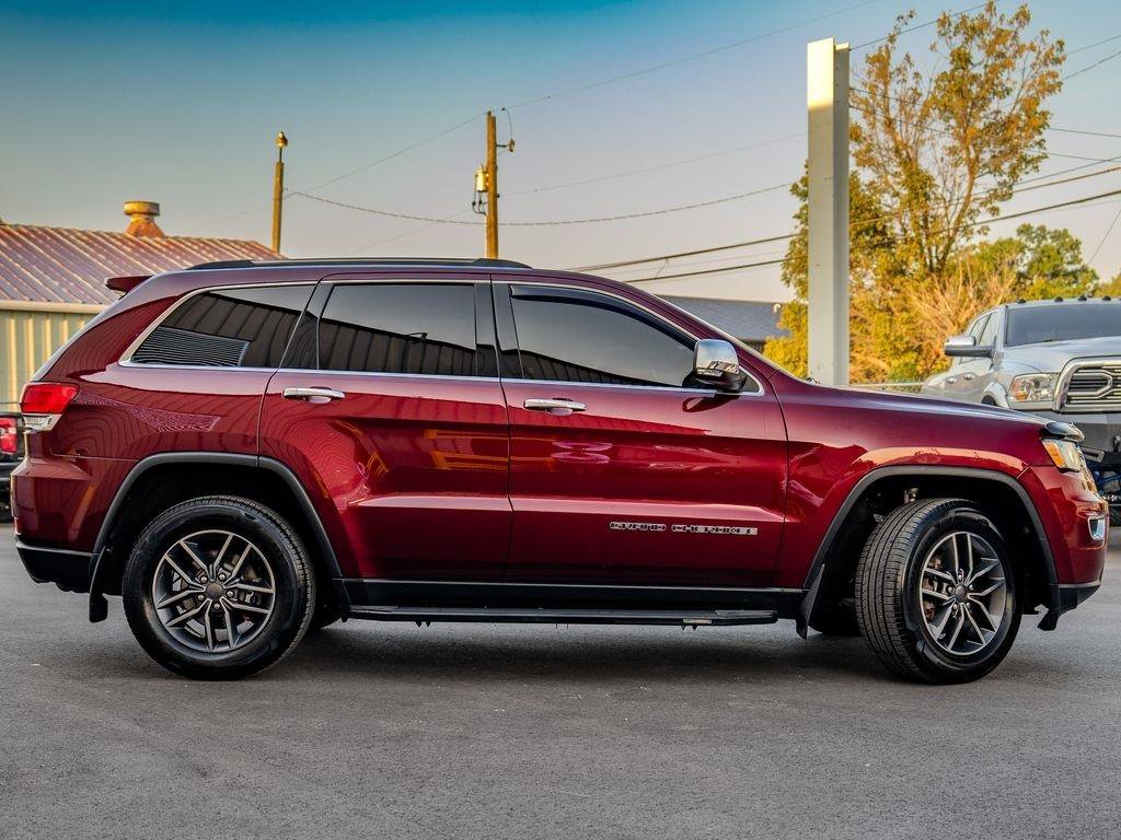 Used 2019 Jeep Grand Cherokee Limited AWD/4WD image 2