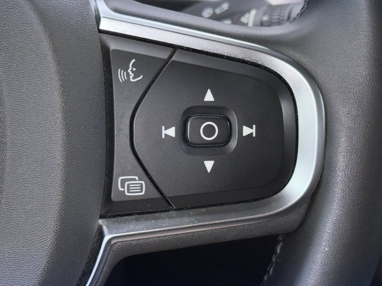 Used 2024 Volvo S60 B5 Core AWD/4WD image 15