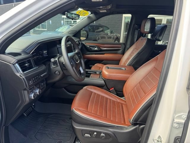 Used 2024 GMC Yukon Denali Ultimate AWD/4WD image 24