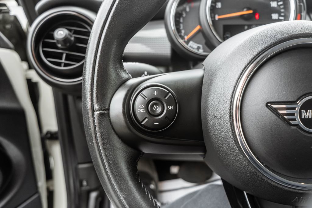 Used 2020 MINI Cooper 2-Door Hardtop image 21