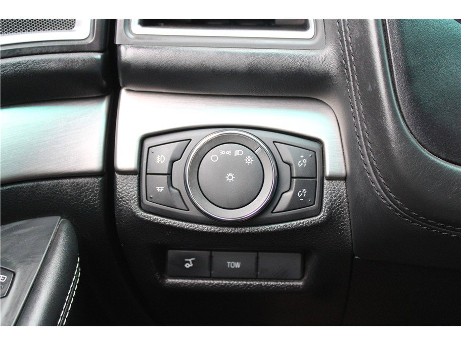 Used 2017 Ford Explorer Platinum image 21