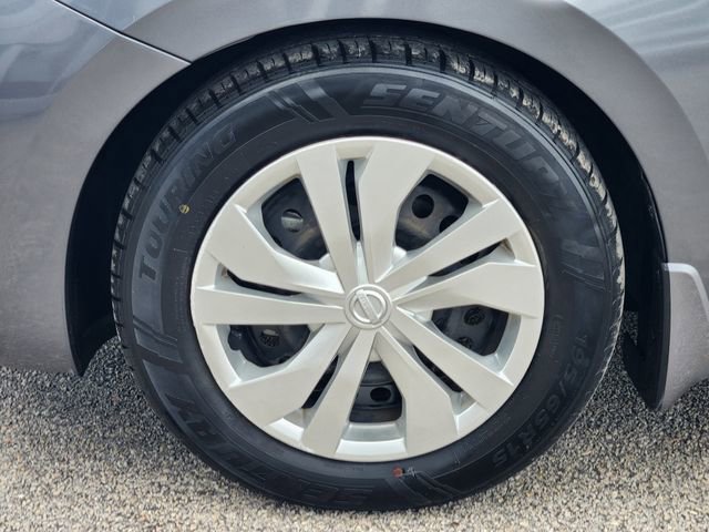 Used 2020 Nissan Versa S FWD image 7
