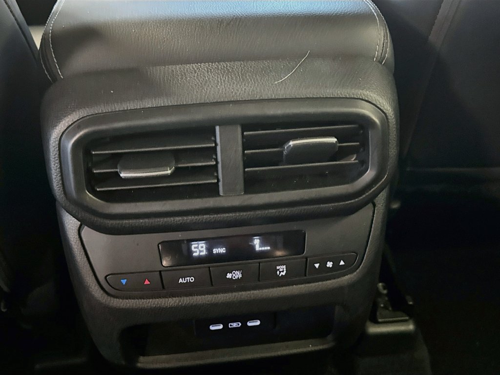 Used 2025 Honda Pilot Touring image 29