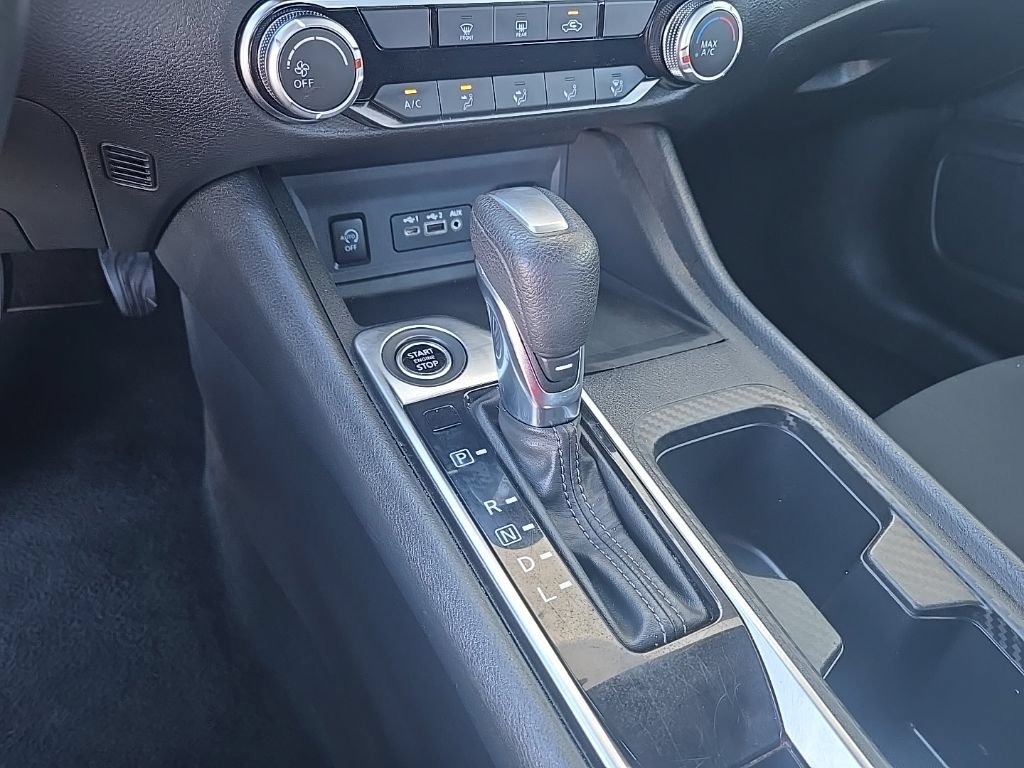 Used 2024 Nissan Sentra SV FWD image 26