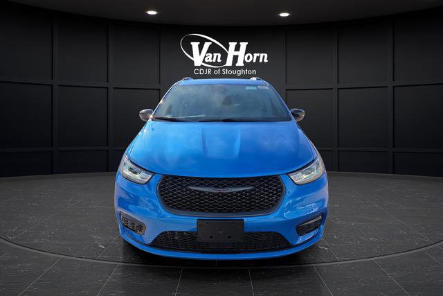 New 2026 Chrysler Pacifica Select w/ S Appearance Package image 10