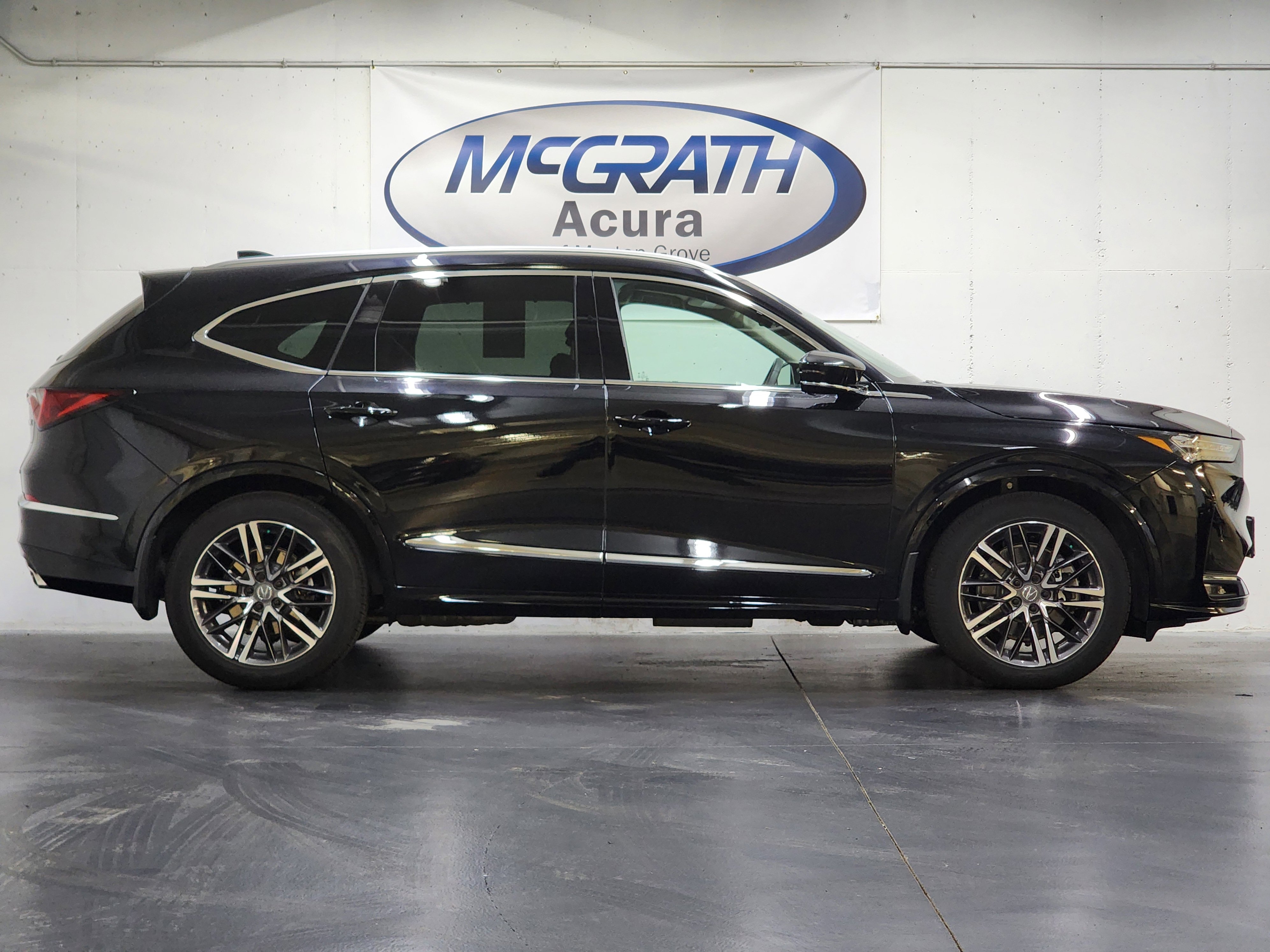 Certified 2026 Acura MDX SH-AWD w/ Advance Package image 3