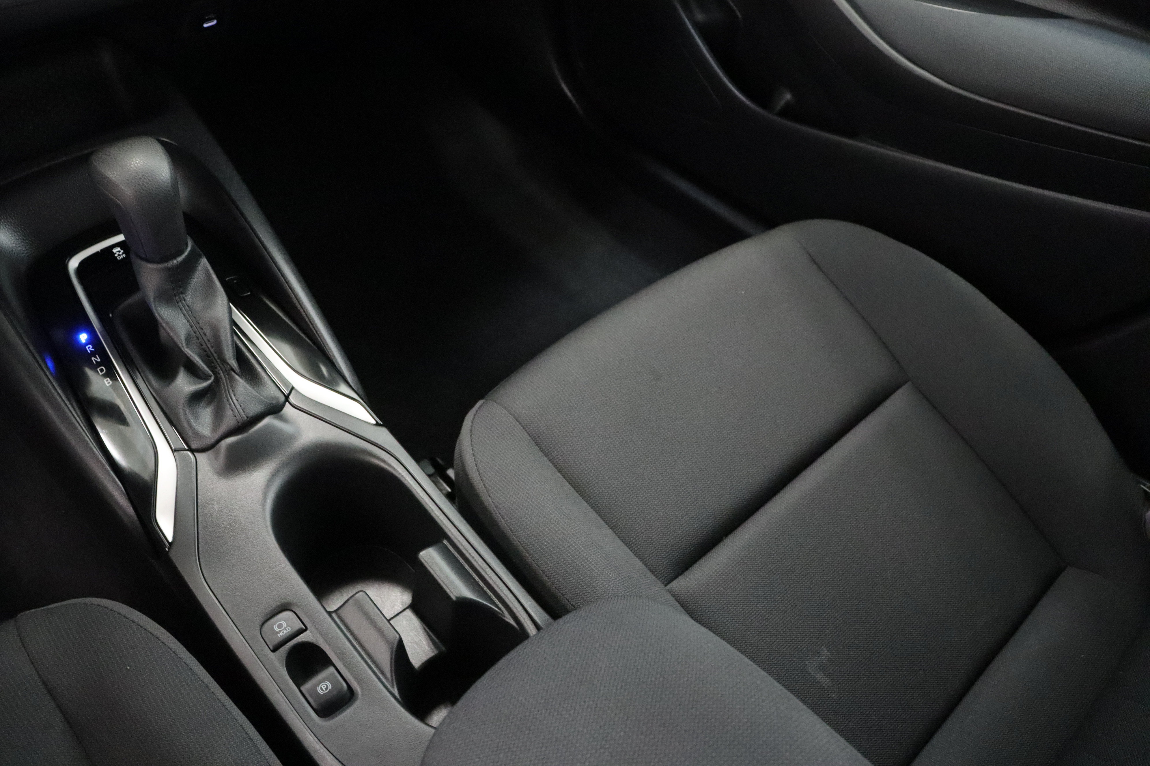 Used 2025 Toyota Corolla LE FWD image 16