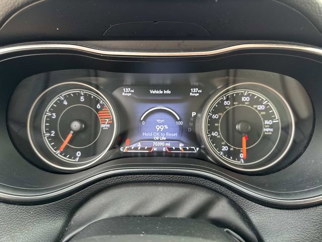 Used 2019 Jeep Cherokee Limited image 25