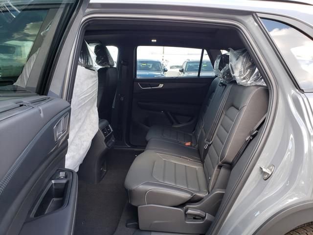 New 2026 Volkswagen Atlas Cross Sport SEL R-Line image 7