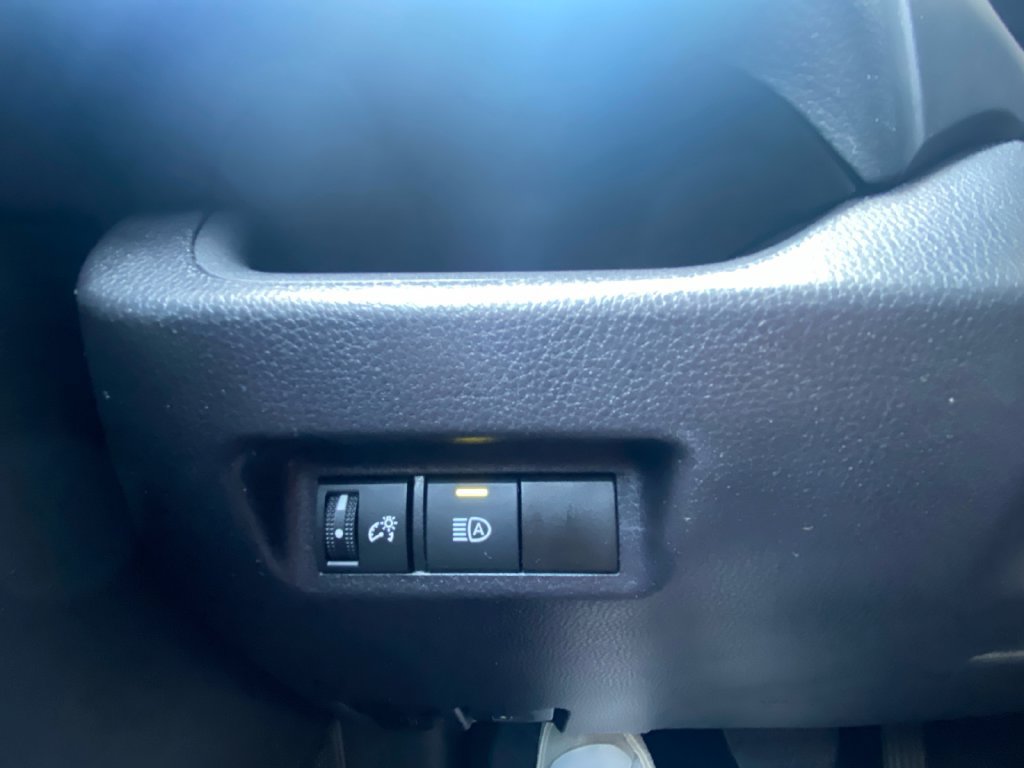 Used 2025 Toyota RAV4 LE AWD/4WD image 18