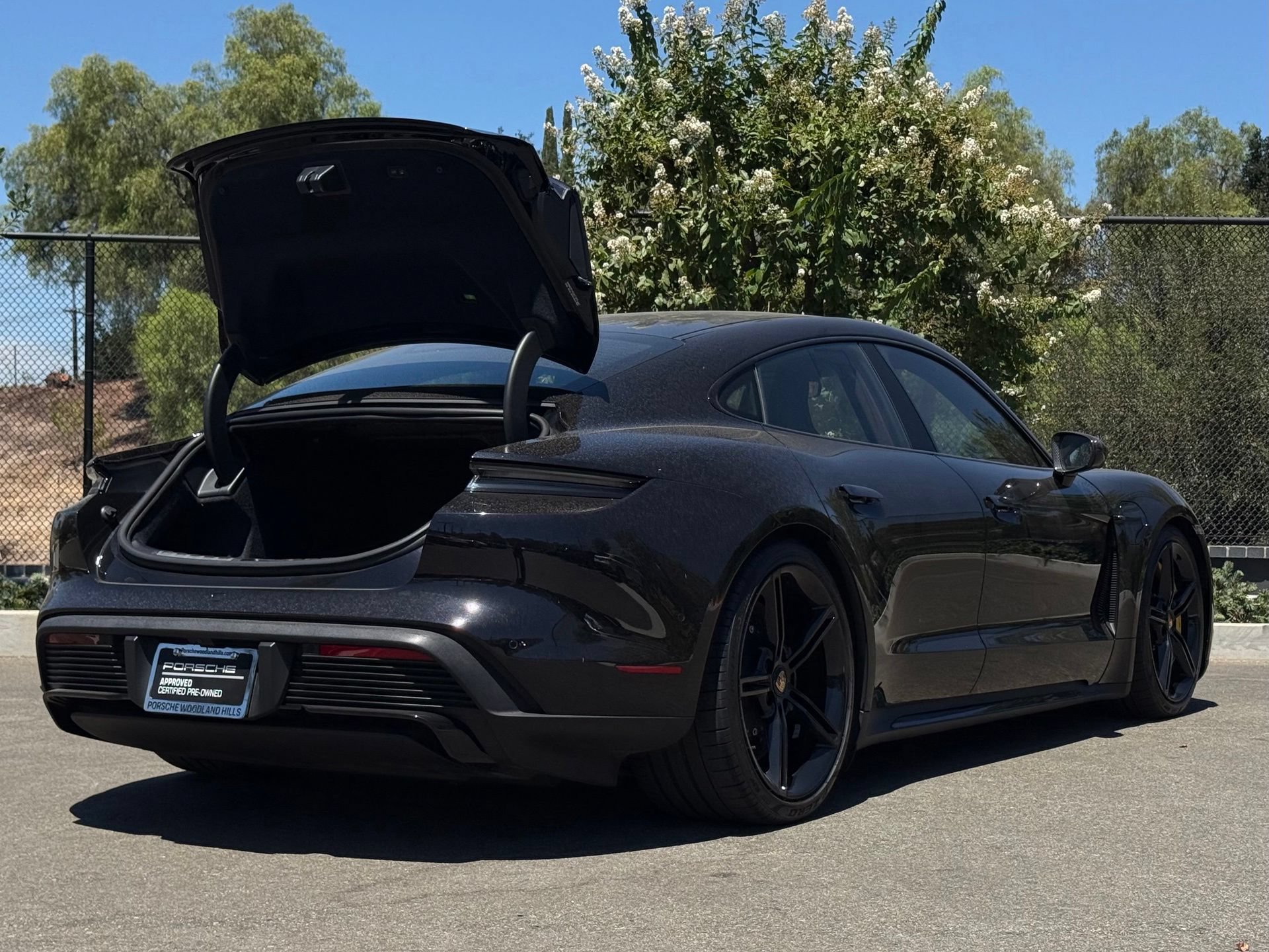 Certified 2020 Porsche Taycan Turbo AWD/4WD image 35