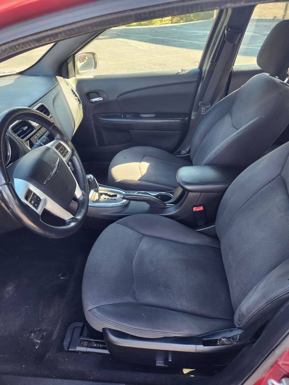 Used 2013 Chrysler 200 Touring FWD image 5