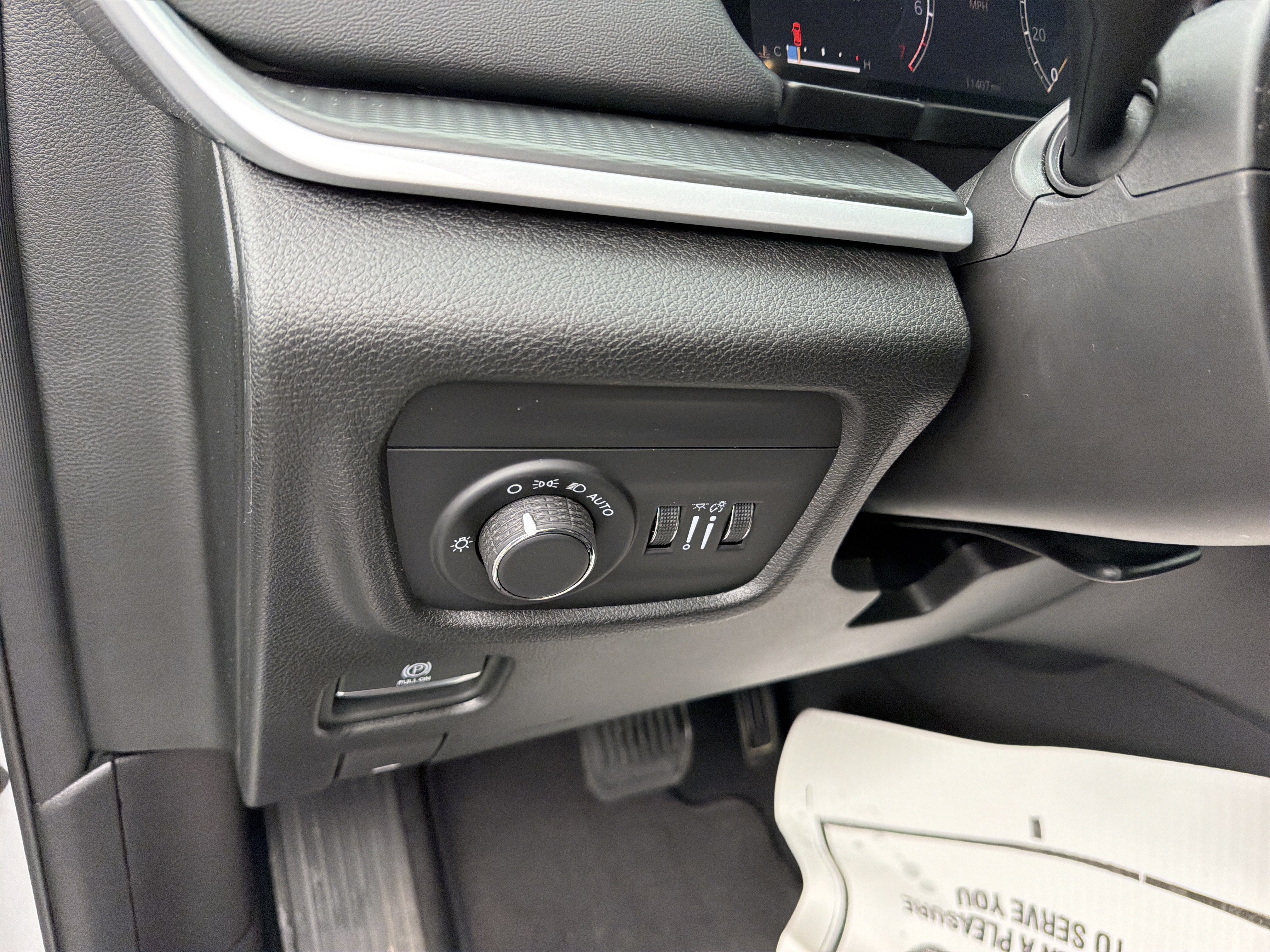 Used 2025 Jeep Grand Cherokee L Altitude AWD/4WD image 18
