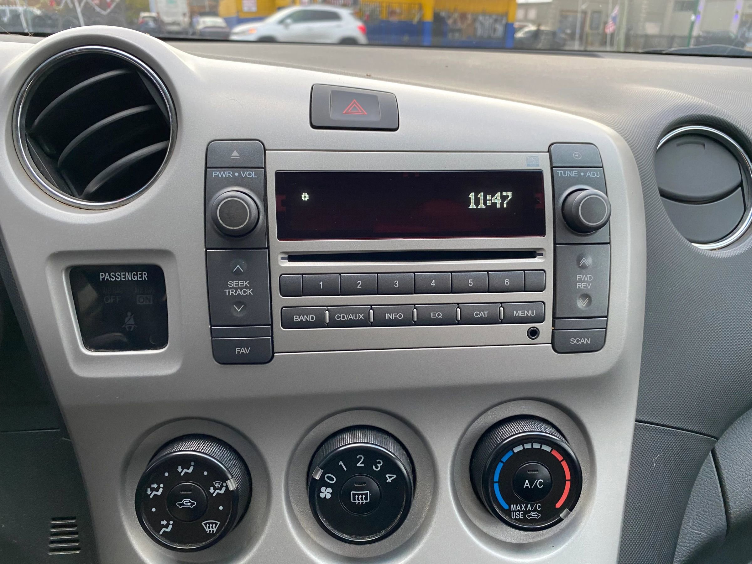 Used 2010 Pontiac Vibe image 16