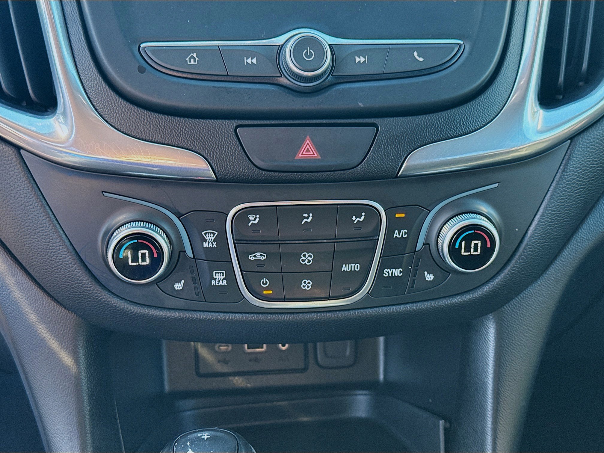 Used 2020 Chevrolet Equinox LT image 14