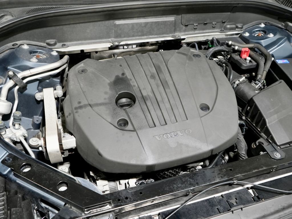 Used 2023 Volvo XC60 B5 Plus w/ Climate Package image 12