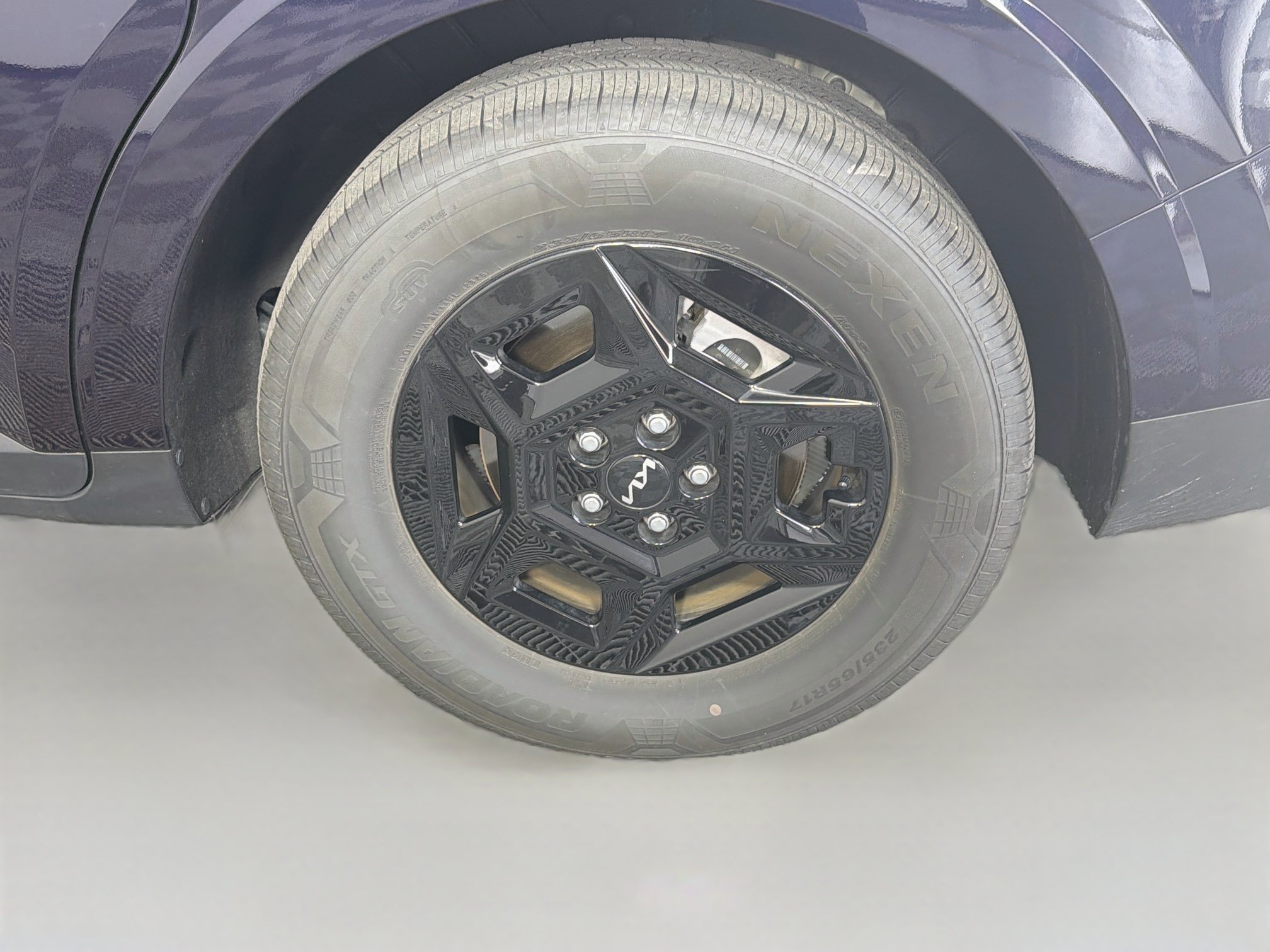 Used 2026 Kia Carnival FWD image 11